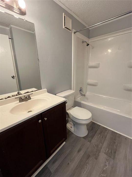 For Rent: $1,005 (1 beds, 1 baths, 815 Square Feet)
