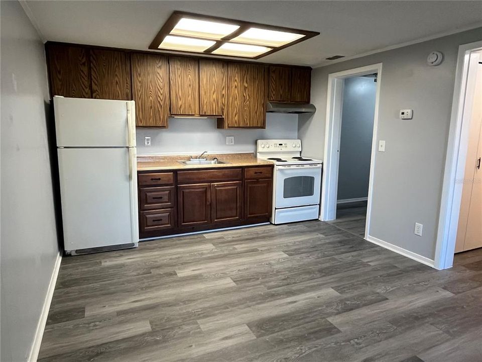 For Rent: $1,005 (1 beds, 1 baths, 815 Square Feet)
