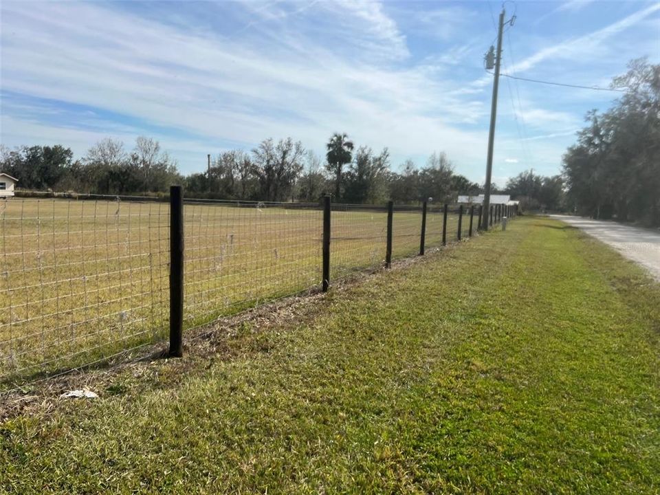 На продажу: $230,000 (5.75 acres)