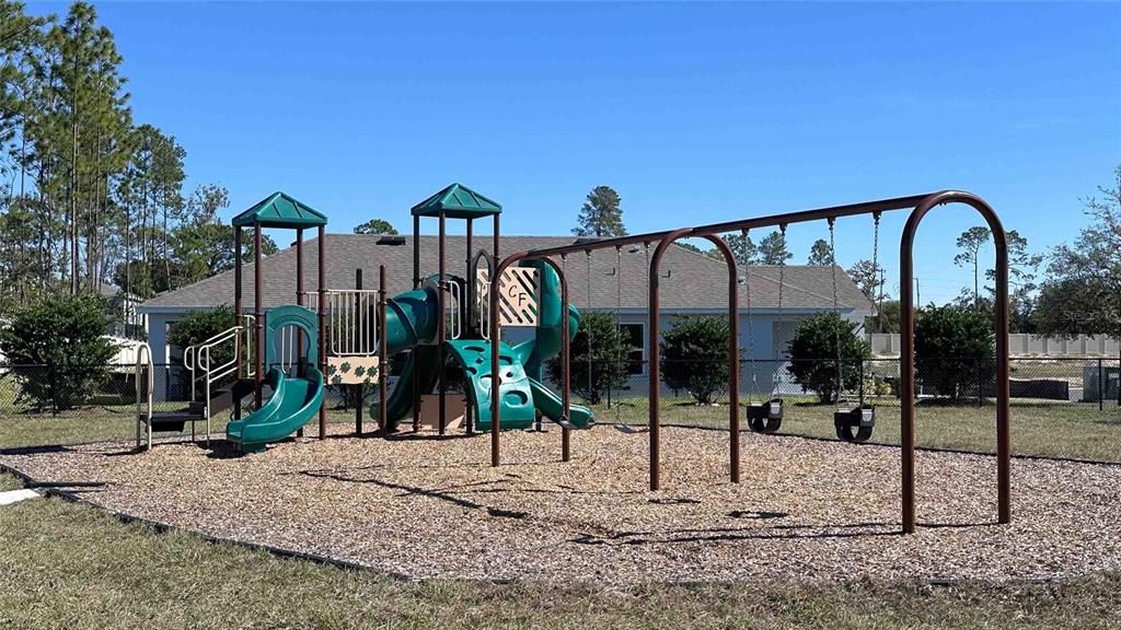 For Sale: $299,990 (4 beds, 2 baths, 1665 Square Feet)