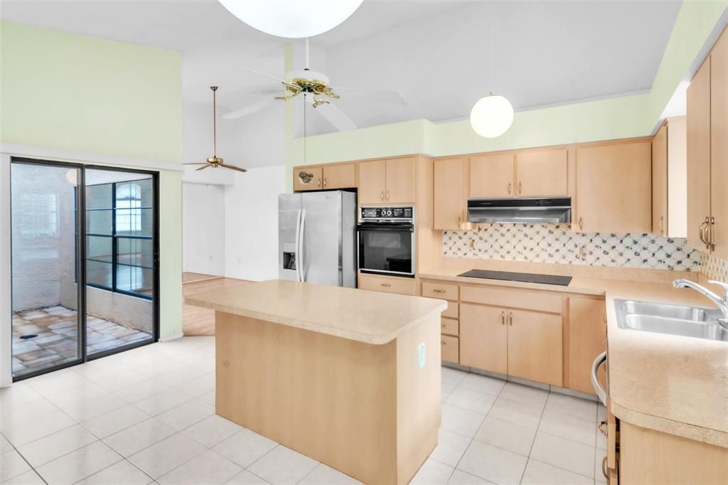 На продажу: $355,900 (3 спален, 2 ванн, 1659 Квадратных фут)