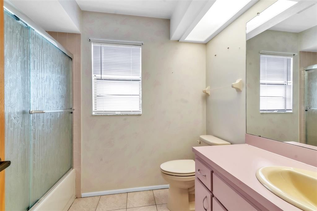 На продажу: $355,900 (3 спален, 2 ванн, 1659 Квадратных фут)