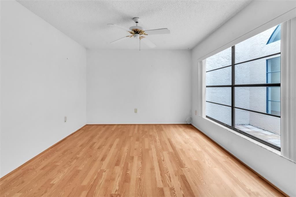 На продажу: $355,900 (3 спален, 2 ванн, 1659 Квадратных фут)