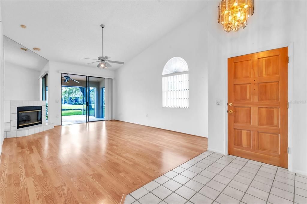 На продажу: $355,900 (3 спален, 2 ванн, 1659 Квадратных фут)