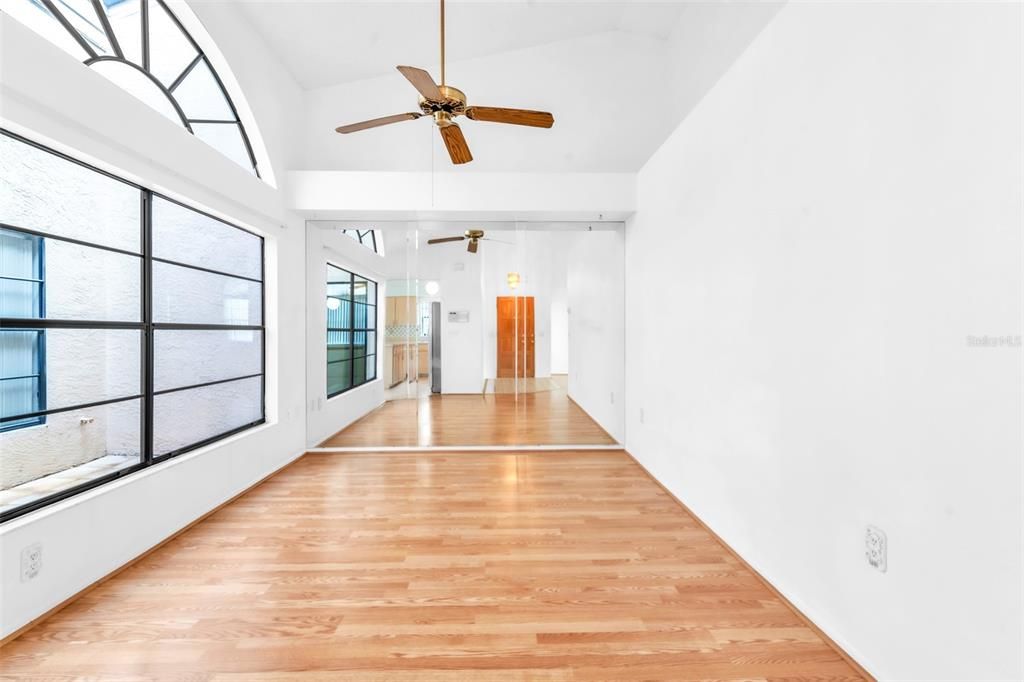 На продажу: $355,900 (3 спален, 2 ванн, 1659 Квадратных фут)