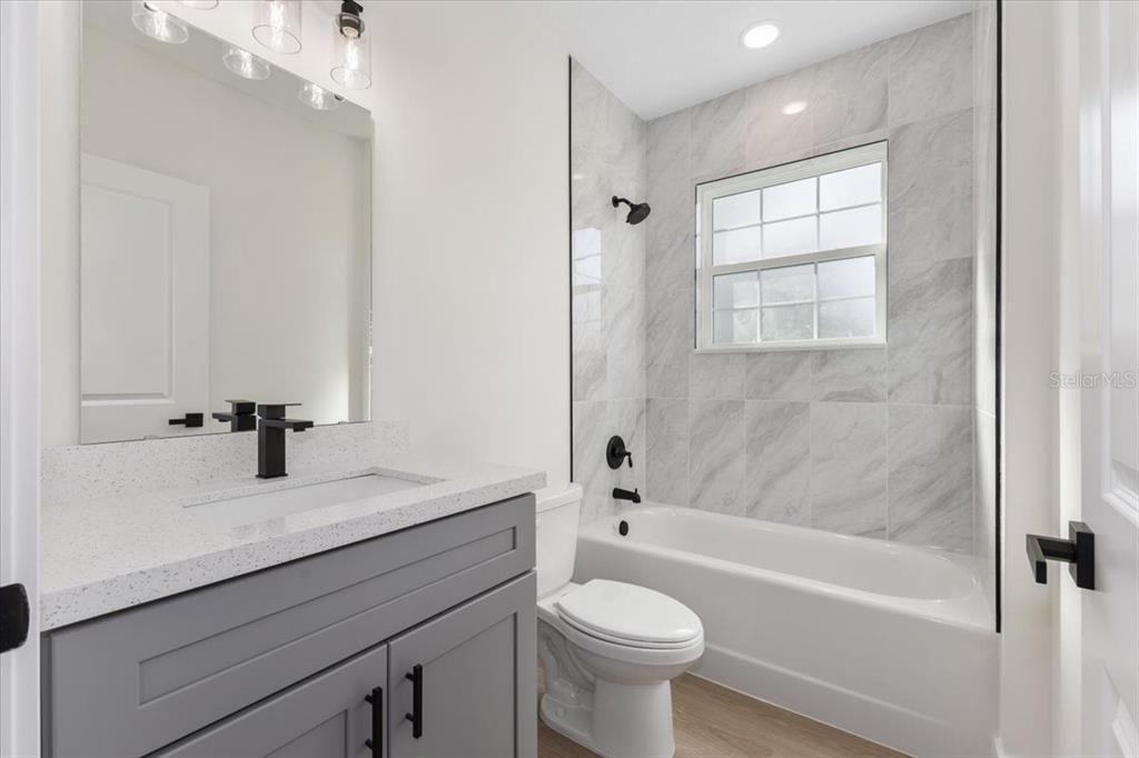 待售: $345,000 (3 贝兹, 2 浴室, 1446 平方英尺)