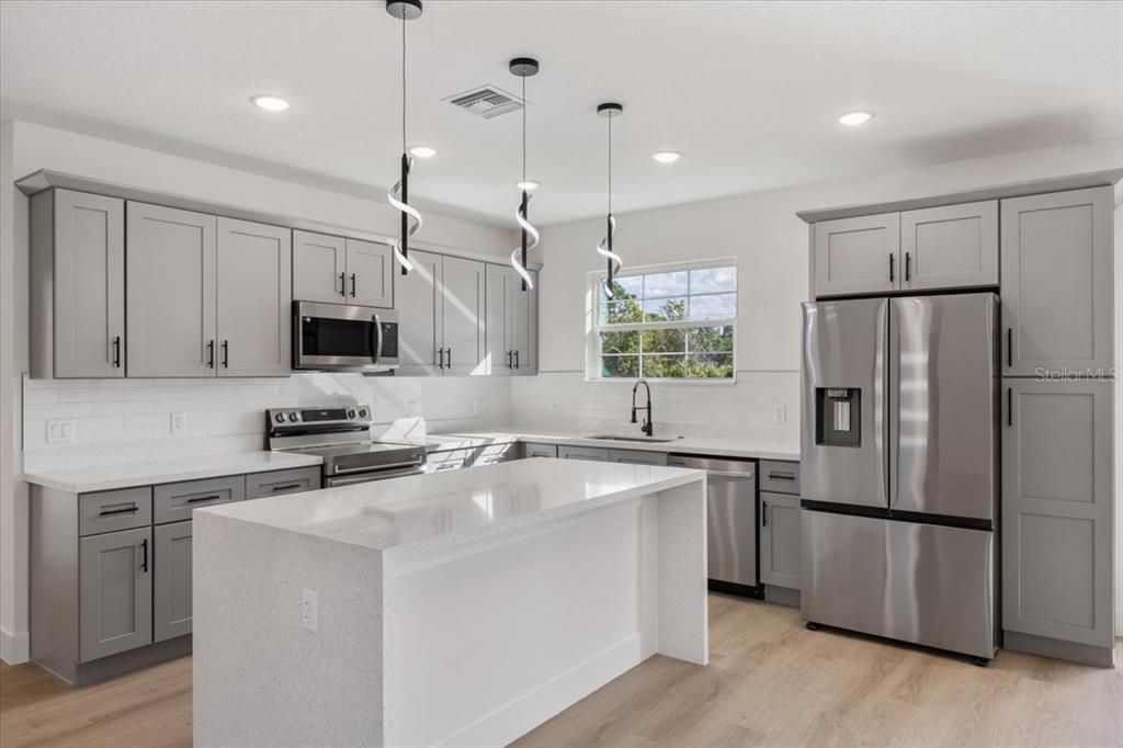 待售: $345,000 (3 贝兹, 2 浴室, 1446 平方英尺)