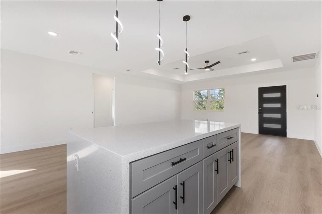 待售: $345,000 (3 贝兹, 2 浴室, 1446 平方英尺)