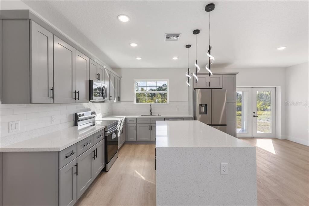 待售: $345,000 (3 贝兹, 2 浴室, 1446 平方英尺)