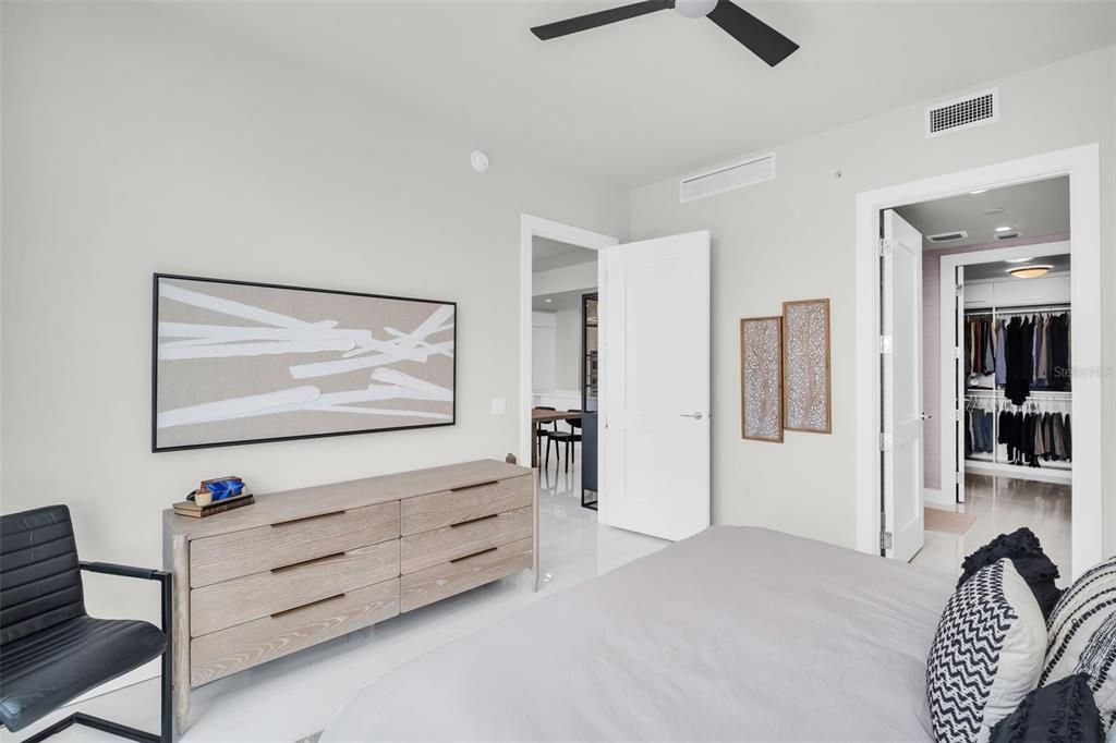 待售: $1,285,000 (2 贝兹, 2 浴室, 1663 平方英尺)