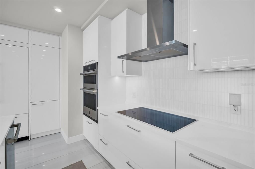 待售: $1,285,000 (2 贝兹, 2 浴室, 1663 平方英尺)