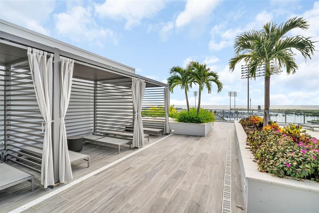 待售: $1,285,000 (2 贝兹, 2 浴室, 1663 平方英尺)