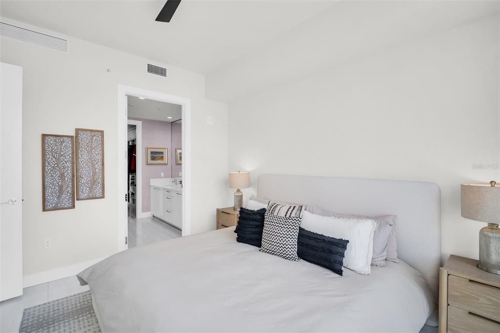 待售: $1,285,000 (2 贝兹, 2 浴室, 1663 平方英尺)