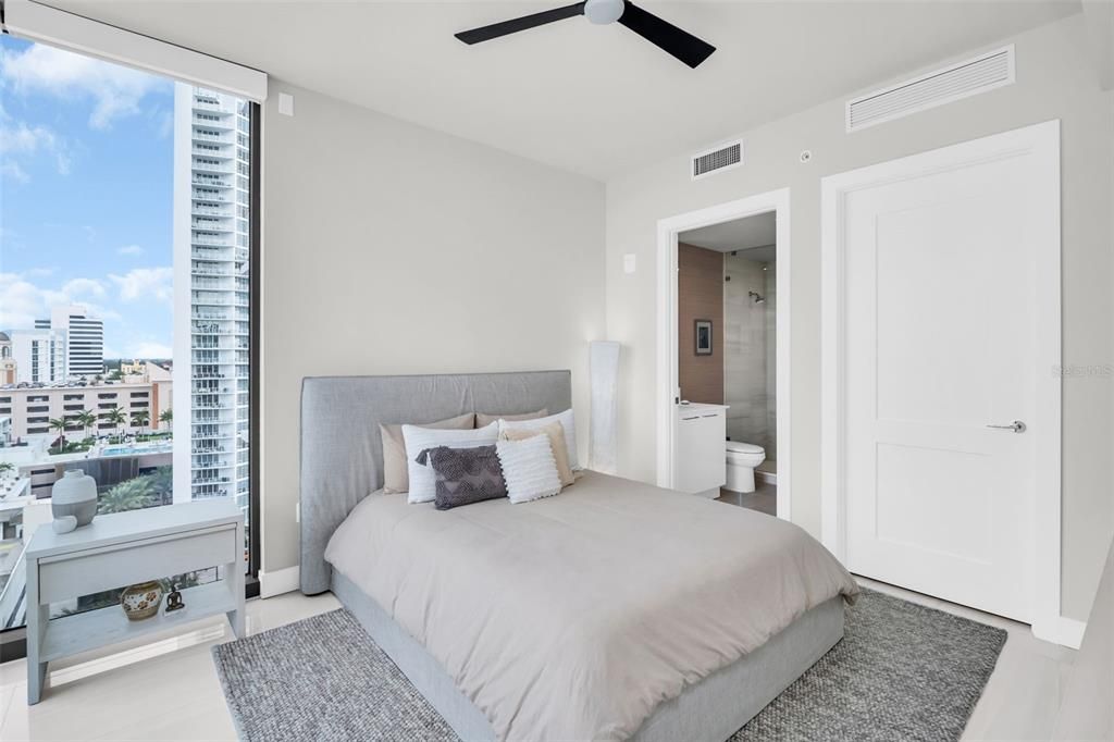 待售: $1,285,000 (2 贝兹, 2 浴室, 1663 平方英尺)