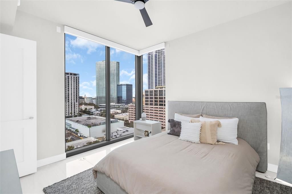 待售: $1,285,000 (2 贝兹, 2 浴室, 1663 平方英尺)