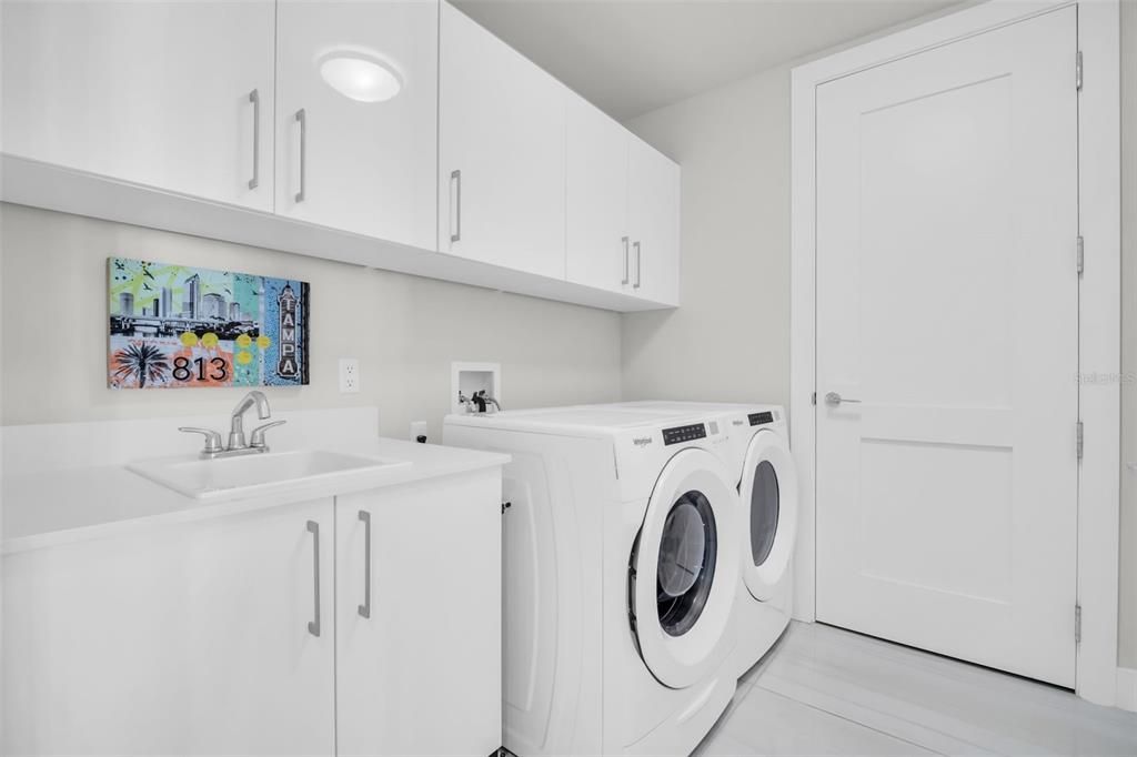 待售: $1,285,000 (2 贝兹, 2 浴室, 1663 平方英尺)