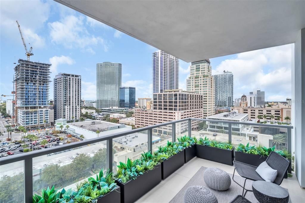 待售: $1,285,000 (2 贝兹, 2 浴室, 1663 平方英尺)