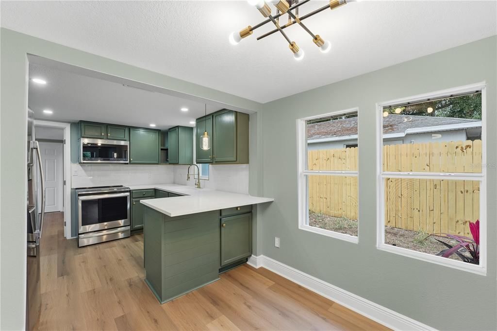 For Sale: $234,900 (3 beds, 2 baths, 1000 Square Feet)