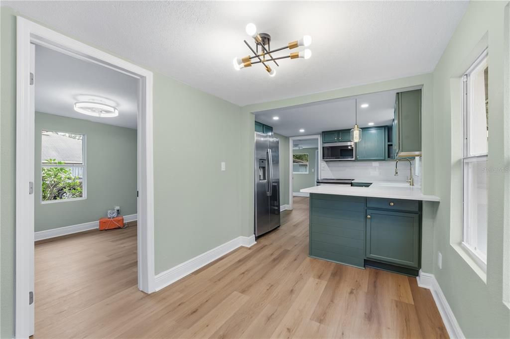 For Sale: $234,900 (3 beds, 2 baths, 1000 Square Feet)