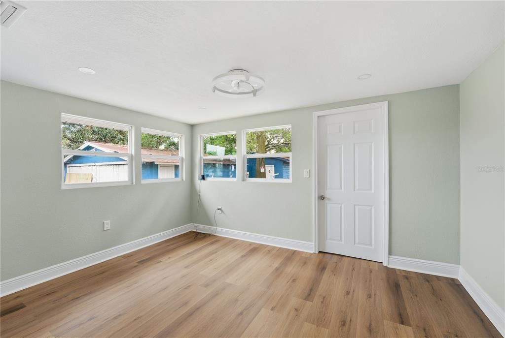 For Sale: $234,900 (3 beds, 2 baths, 1000 Square Feet)