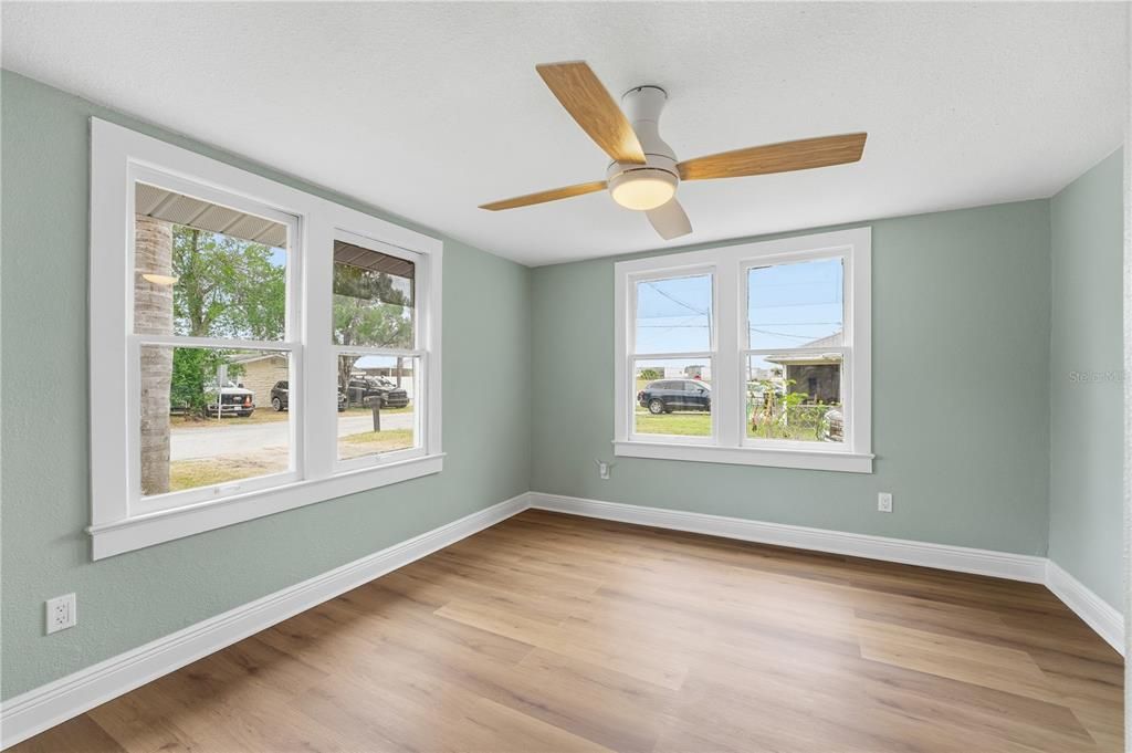 For Sale: $234,900 (3 beds, 2 baths, 1000 Square Feet)