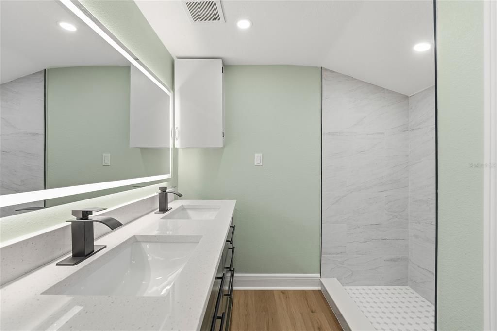 For Sale: $234,900 (3 beds, 2 baths, 1000 Square Feet)