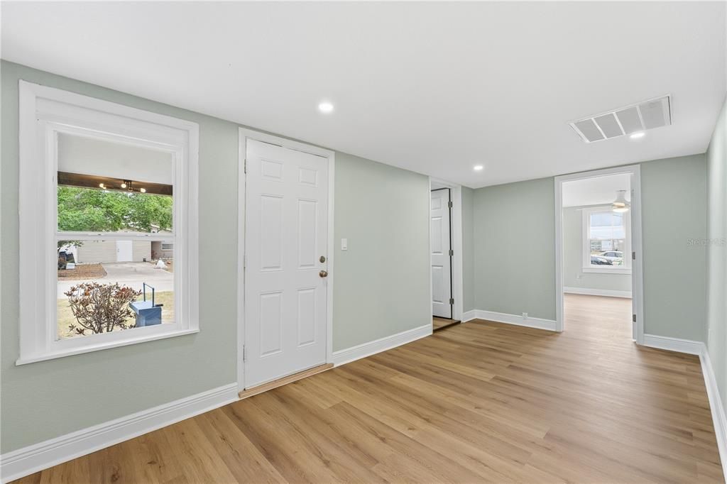 For Sale: $234,900 (3 beds, 2 baths, 1000 Square Feet)