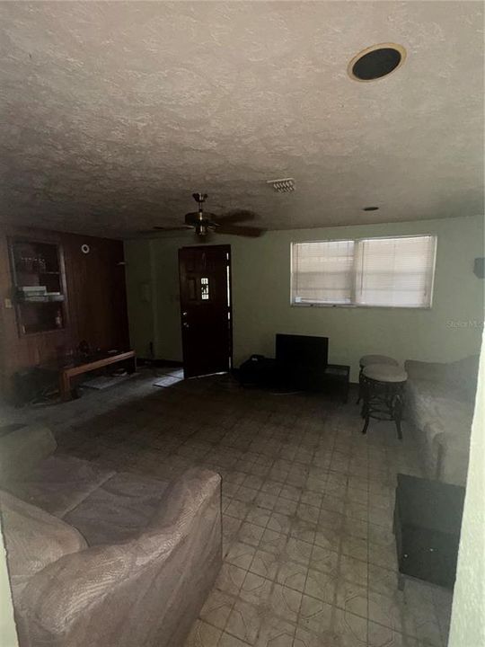 En Venta: $275,000 (3 camas, 2 baños, 1567 Pies cuadrados)