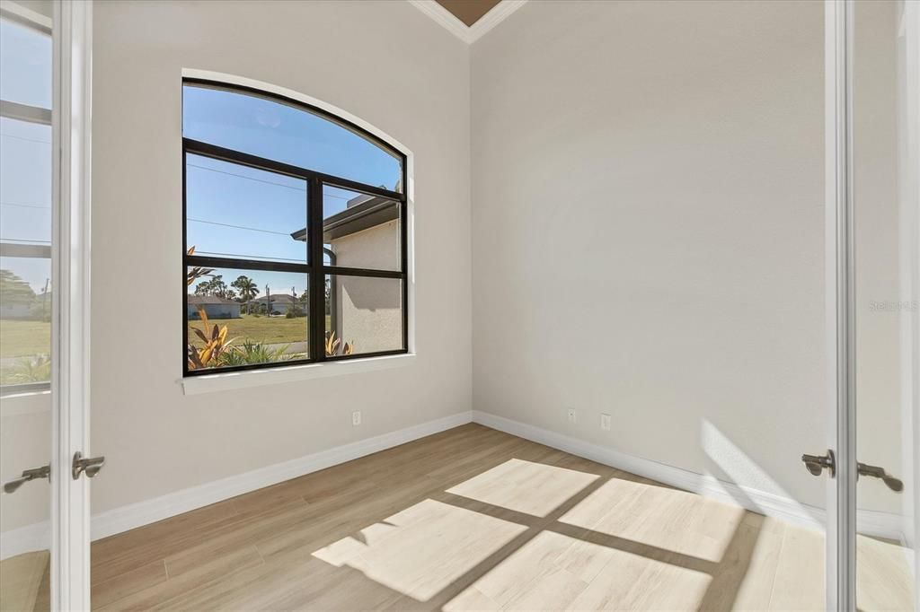 En Venta: $599,900 (3 camas, 2 baños, 2098 Pies cuadrados)