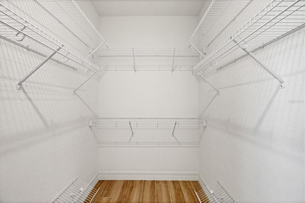 En Venta: $599,900 (3 camas, 2 baños, 2098 Pies cuadrados)