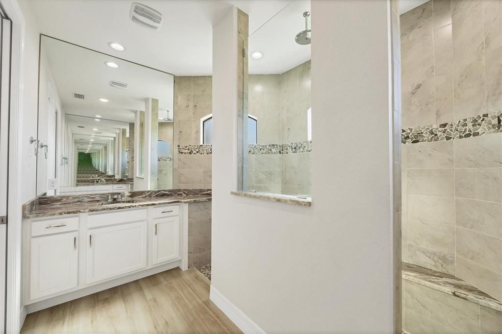 En Venta: $599,900 (3 camas, 2 baños, 2098 Pies cuadrados)