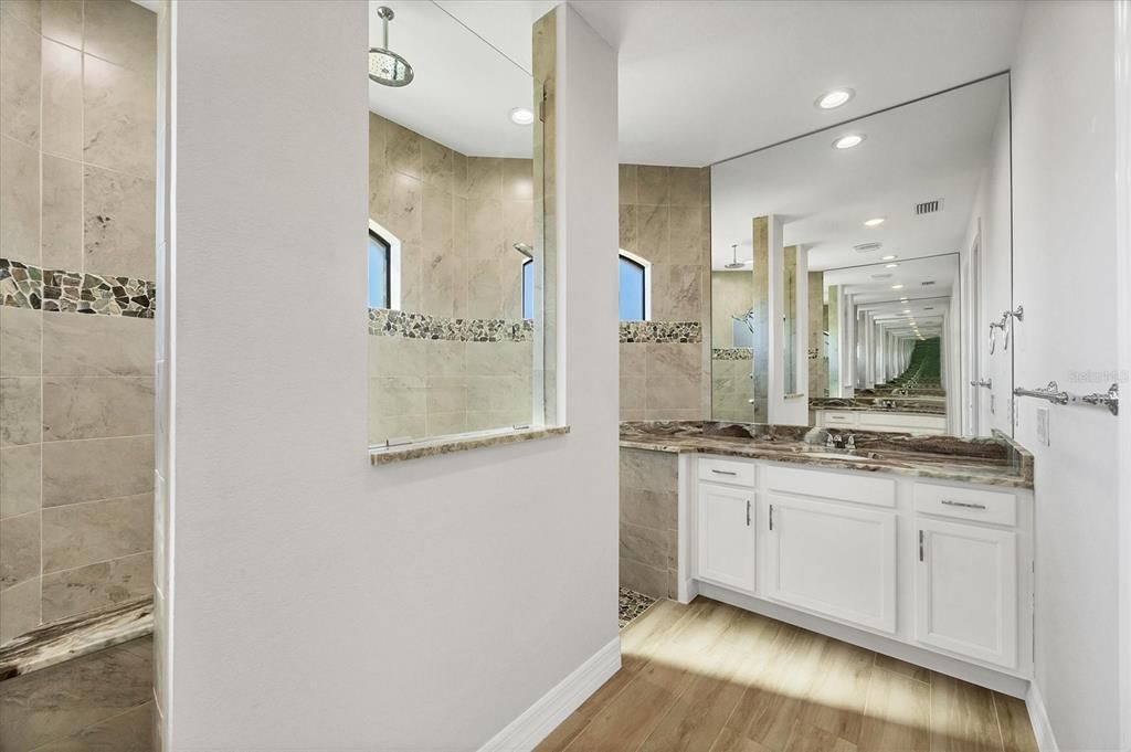 En Venta: $599,900 (3 camas, 2 baños, 2098 Pies cuadrados)