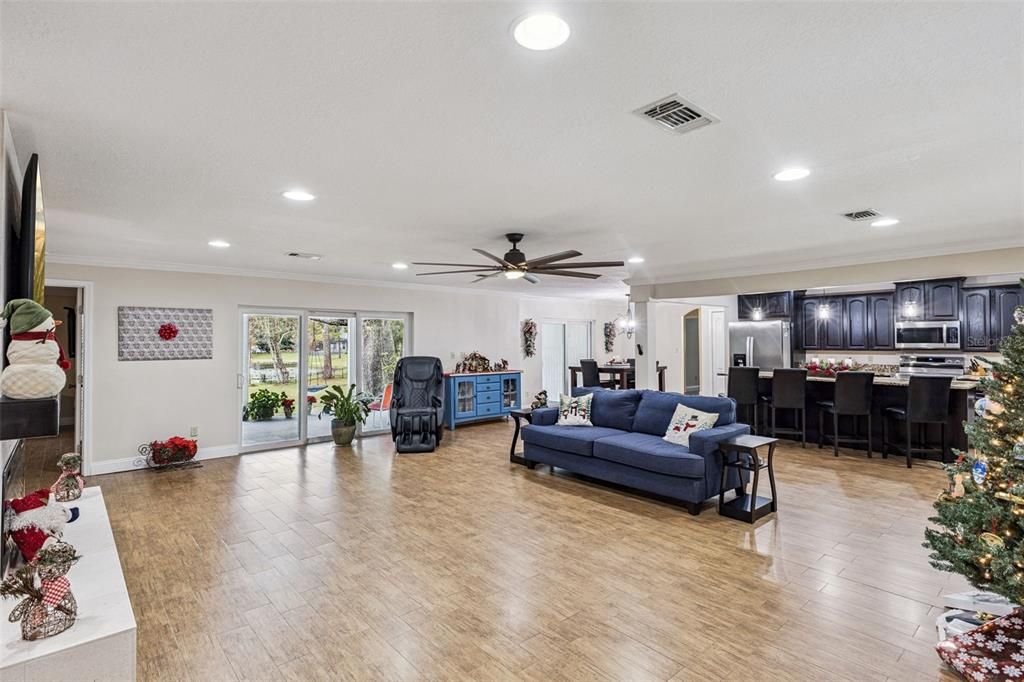 For Sale: $649,999 (3 beds, 3 baths, 2341 Square Feet)