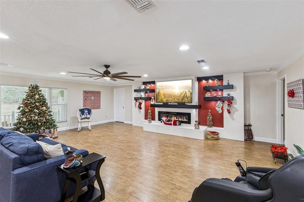 For Sale: $649,999 (3 beds, 3 baths, 2341 Square Feet)