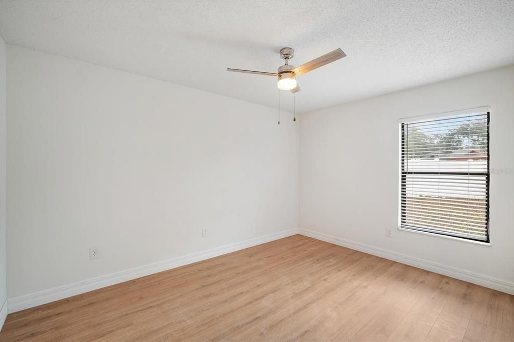 待售: $345,000 (3 贝兹, 2 浴室, 1383 平方英尺)