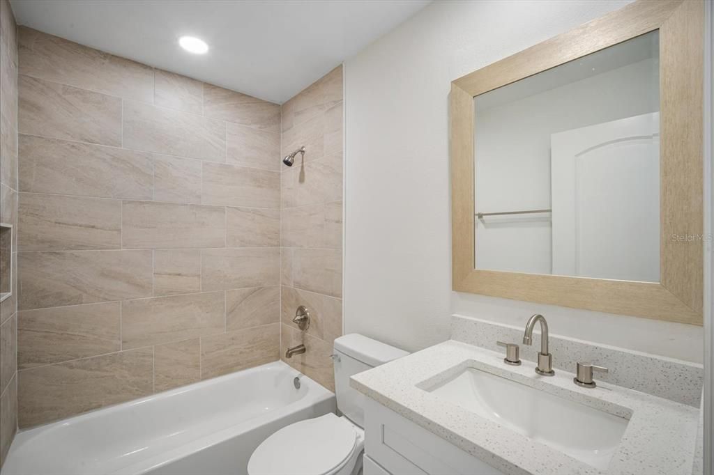 待售: $345,000 (3 贝兹, 2 浴室, 1383 平方英尺)