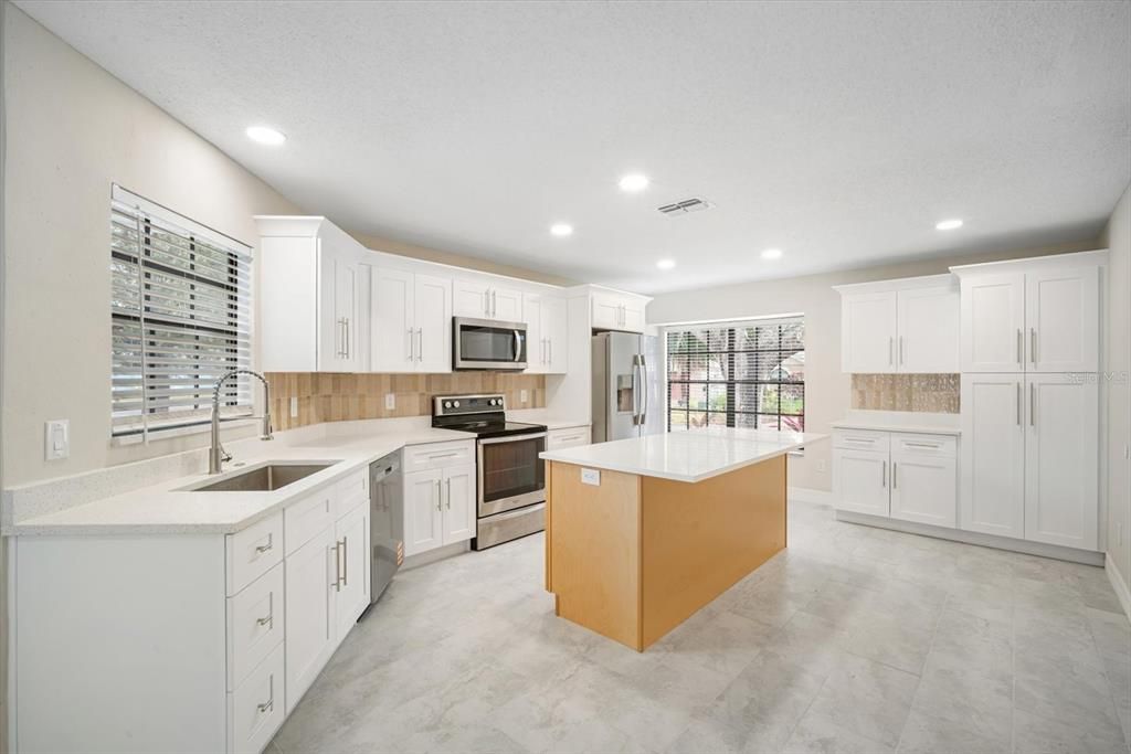 待售: $345,000 (3 贝兹, 2 浴室, 1383 平方英尺)