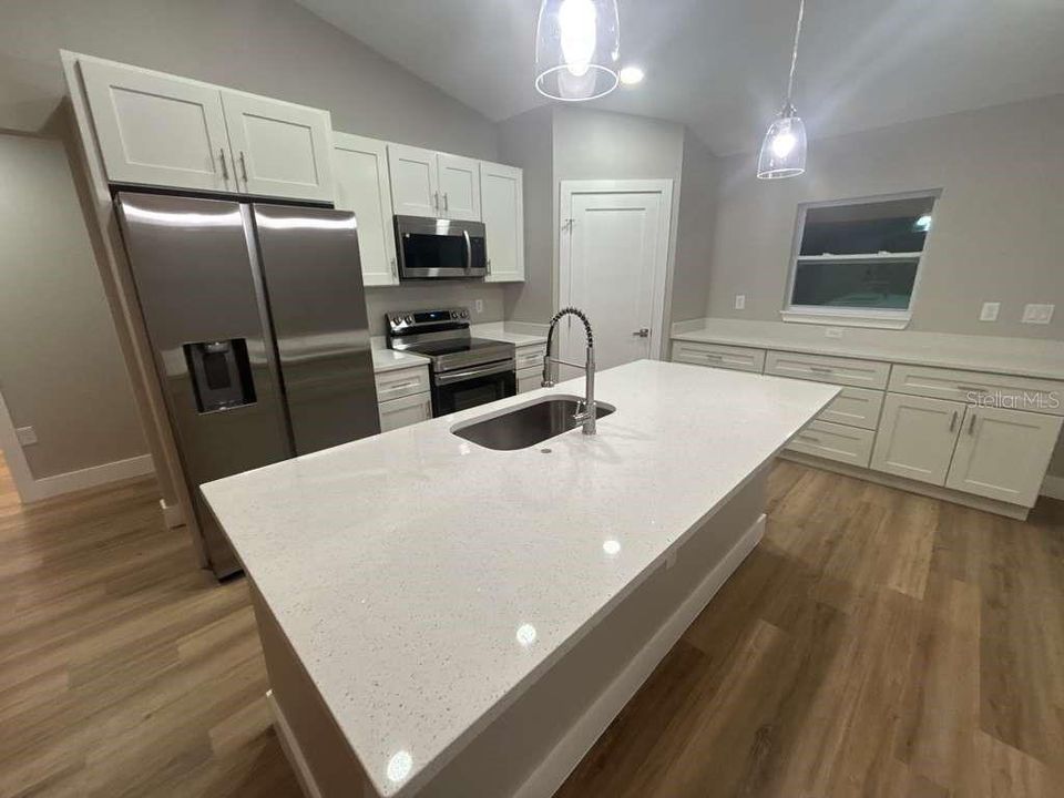 En Renta: $1,750 (3 camas, 2 baños, 1448 Pies cuadrados)