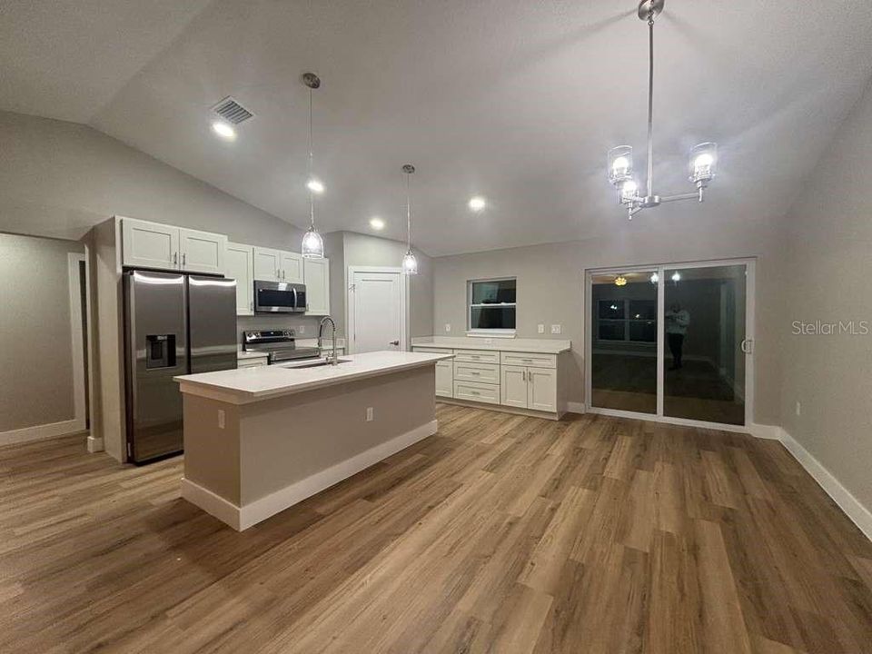 En Renta: $1,750 (3 camas, 2 baños, 1448 Pies cuadrados)