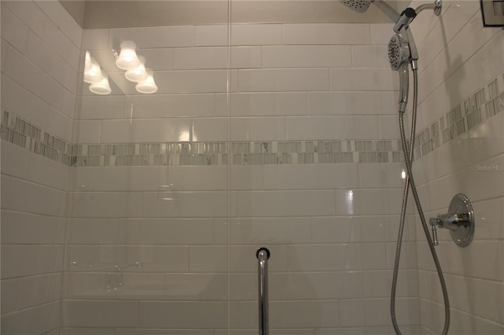 For Rent: $3,295 (5 beds, 3 baths, 2638 Square Feet)