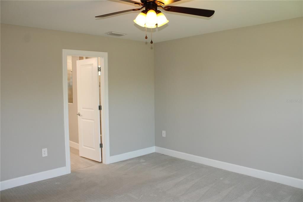 For Rent: $3,295 (5 beds, 3 baths, 2638 Square Feet)