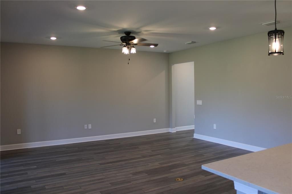 For Rent: $3,295 (5 beds, 3 baths, 2638 Square Feet)