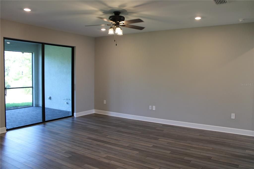 For Rent: $3,295 (5 beds, 3 baths, 2638 Square Feet)