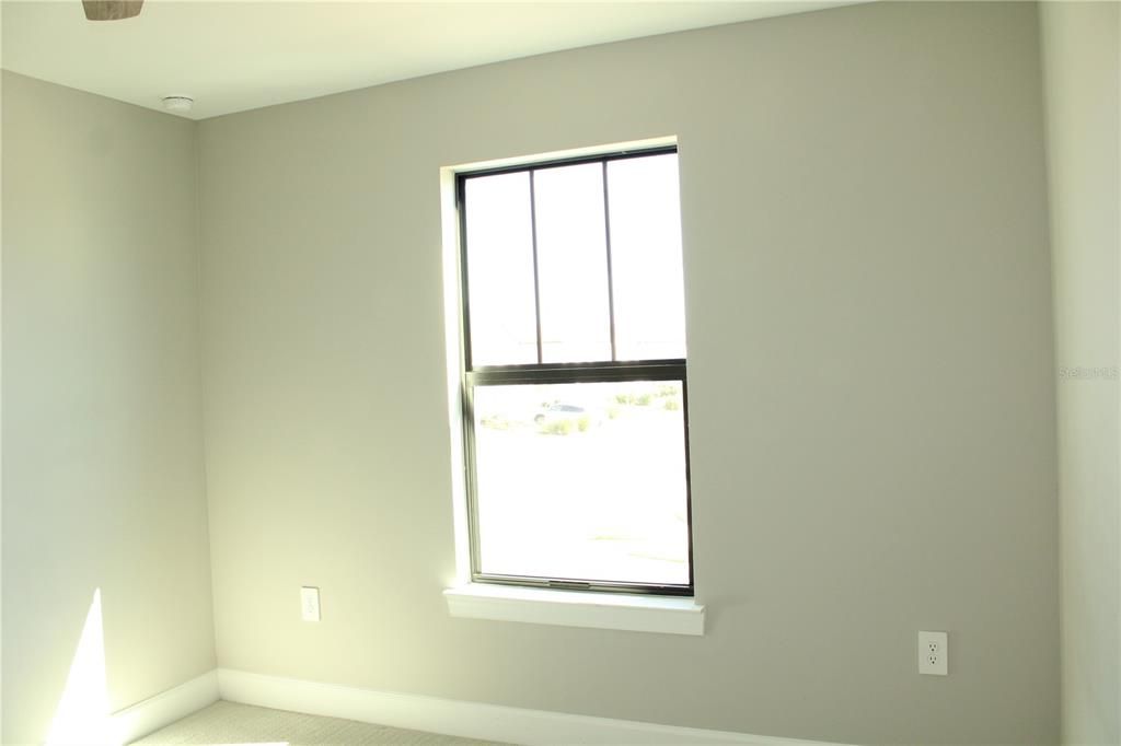 For Rent: $3,295 (5 beds, 3 baths, 2638 Square Feet)