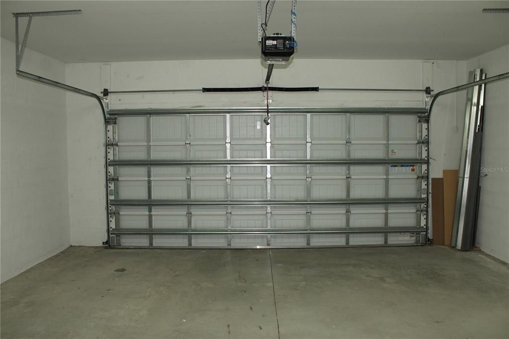 For Rent: $3,295 (5 beds, 3 baths, 2638 Square Feet)