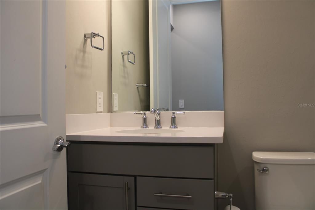 For Rent: $3,295 (5 beds, 3 baths, 2638 Square Feet)