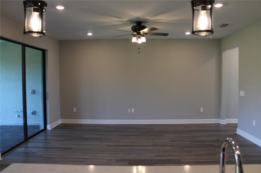 For Rent: $3,295 (5 beds, 3 baths, 2638 Square Feet)