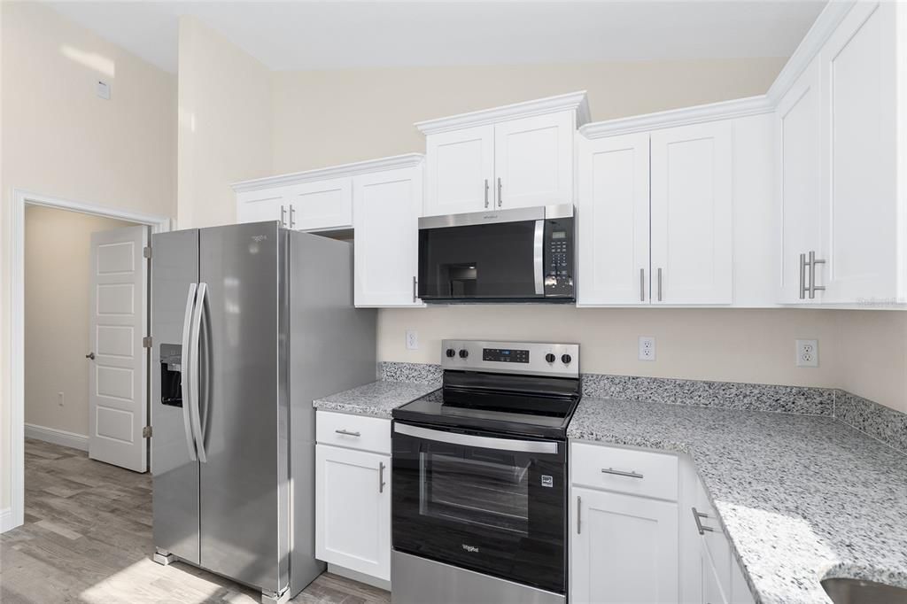 待售: $279,000 (3 贝兹, 2 浴室, 1453 平方英尺)