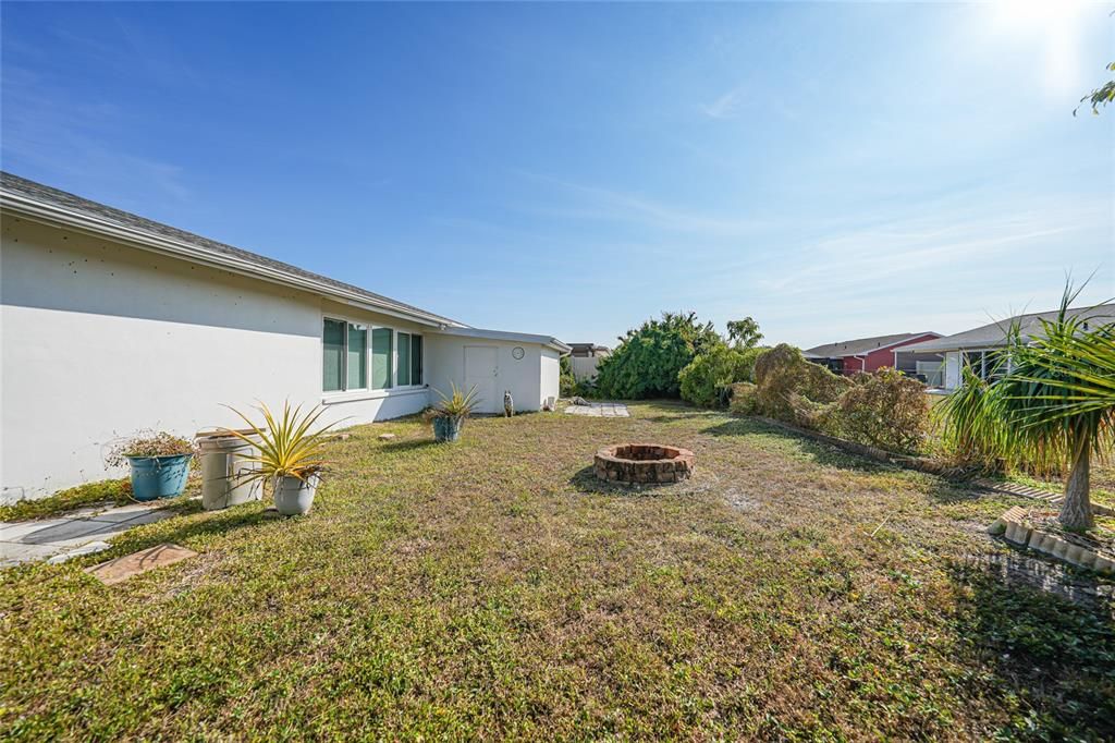 На продажу: $200,000 (2 спален, 2 ванн, 1255 Квадратных фут)