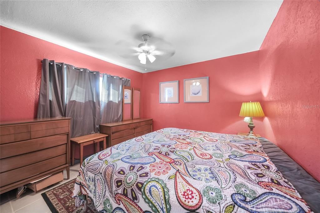 На продажу: $200,000 (2 спален, 2 ванн, 1255 Квадратных фут)